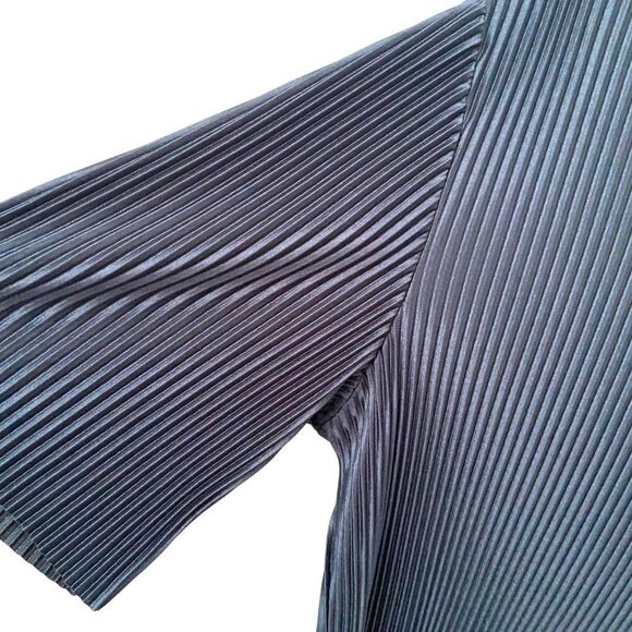 Dazy Ribbed High Neck Top in Metallic Blue Green Size Large - Picture 3 of 6